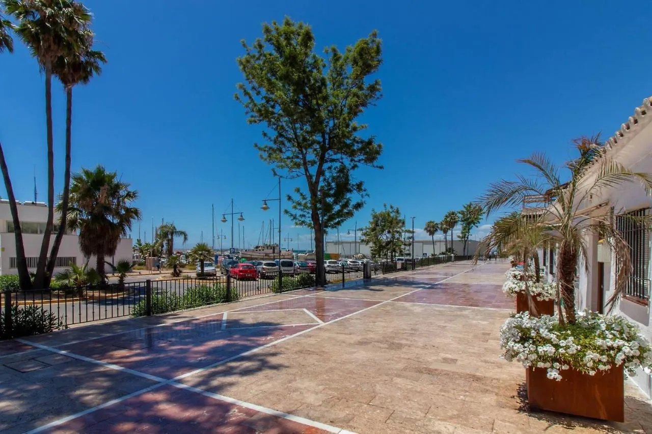 Pensión Room In Guest Room - Private Room With Beautiful Sea View Marbella